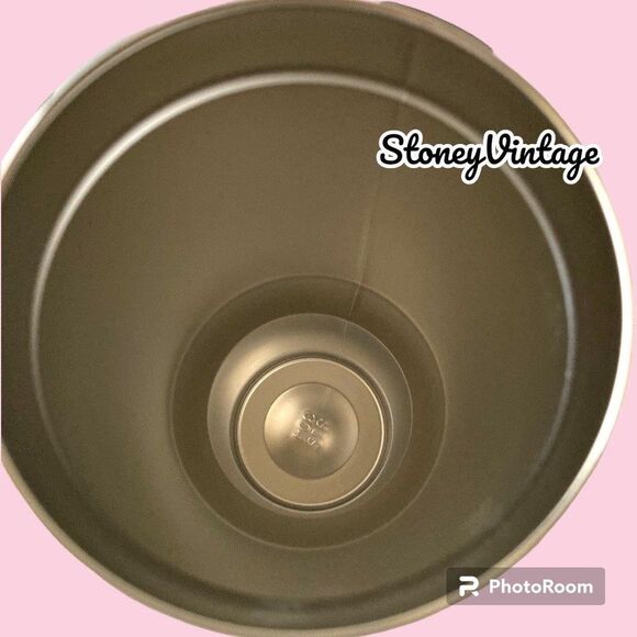 Hello Kitty 40 oz Stanley style tumbler - Picture 9 of 10